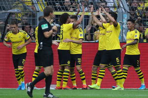 PETARDA NA PREMIJERI: Borusija Dortmund primila gol u prvom minutu, pa deklasirala Augsburg