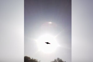 NLO IZNAD ZAJEČARA?! Igor je samo želeo da slika sunce koje blješti, ali U KADRU se našlo nešto što ga je ZAPREPASTILO (FOTO, VIDEO)