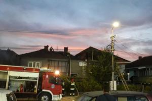 POŽAR U LESKOVCU: Zapalila se automehaničarska radnja, crni dim se vio nad gradom