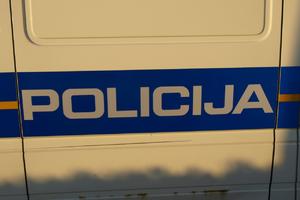 DRAMA U TROGIRU: Pljačkaš pokušao da proguta novčanice kada je uhapšen