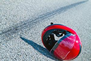 POVREĐEN MOTOCIKLISTA: Saobraćajka na Petlovom brdu, muškarac prevezen u Urgentni