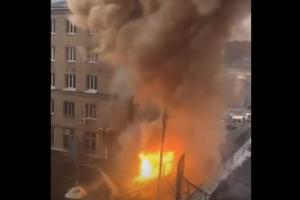 DRAMATIČNI PRIZORI IZ ČELJABINSKA: Snažna eksplozija u gradskoj bolnici, evakuisano preko 150 ljudi! Vatra i dalje bukti (VIDEO)