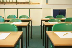 INCIDENT U ZAGREBU: Iscurila sumporna kiselina u školi, tri učenice povređene