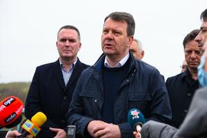 Igor Mirović: Pomoć za opštinu Kostajnica koja je stradala od zemljotresa