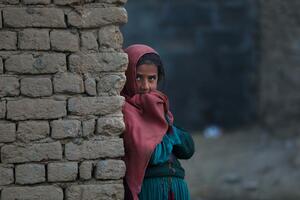 DALEKO MANJE ŽENA NA ULICAMA, A SKOČILA CENA BURKI CNN javlja kako danas izgleda život u prestonici Avganistana
