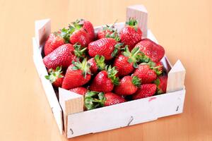 SLASNE I SOČNE JAGODE SU PRVE NA LISTI: Ovo voće i povrće sadrži najviše pesticida! Povedite računa