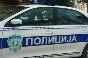 AKCIJA U NOVOM PAZARU: Policija zaustavila sumnjivi automobil, na podu kod suvozača PRONAĐENA PUNA KESA DROGE