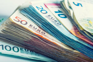 KURS EVROPSKE VALUTE U PONEDELJAK: Za 1 evro 117,56 dinara