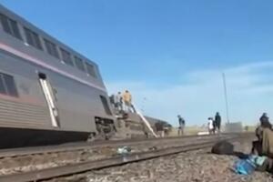 VOZ ISKOČIO IZ ŠINA: Najmanje troje mrtvih i više povređenih u železničkoj nesreći u Montani VIDEO