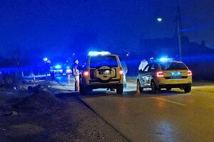 SUDARILA SE 3 AUTOMOBILA I TRAKTOR: U teškoj nesreći kod Smedereva vatrogasci morali da seku jedno od vozila