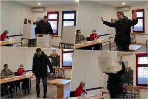 SRĐAN NOGO NAPRAVIO INCIDENT: Pogledajte kako je bivši poslanik POLOMIO KUTIJU na glasačkom mestu! VIDEO