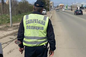MERCEDESOM DIVLJAO 250 NA SAT: Muškarac (65) kod Kragujevca vozio više nego duplo brže na delu puta gde je ograničenje 100