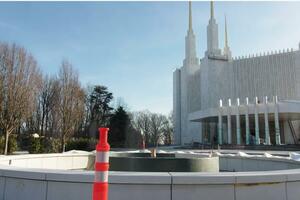 NAKON VIŠE OD POLA VEKA Mormonski hram sa šest zlatnih kula otvara vrata javnosti VIDEO