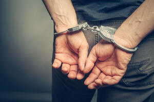 UHAPŠEN ZEĆANIN: Policija mu našla 30 kg marihuane, kokain, 11.400 € i telefon sa "kripto" zaštitom