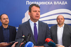 Mirović prisustvovao potpisivanju ugovora za izgradnju sportske hale u Novom Kneževcu