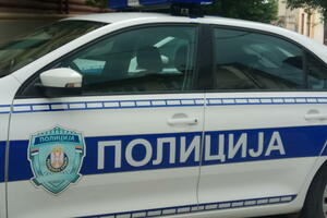 POLICIJA IM ODUZELA MOTORE, ONI IH UKRALI SA POLICIJSKOG PARKINGA: U Novom Pazaru privedeno pet maloletnika