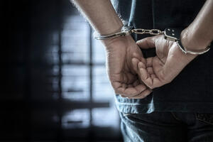HAPŠENJE U CRNOJ GORI: Privedeno osam policajaca zbog primanja mita