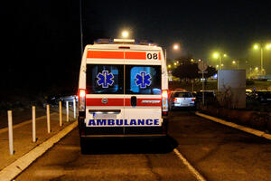 DEVOJKU OBORIO AUTOMOBIL U KNEZA MILOŠA: S teškim povredama prevezena u Urgentni centar
