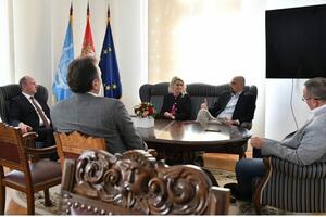 Gradonačelnik Novog Sada Milan Đurić održao sastanak s predstavnicima poznate kompanije i najavio nove benefite za grad