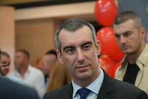 OPET ĆE DA MALTRETIRAJU JEDNI DRUGE KO ĆE GDE DA SEDI: Vladimir Orlić o raspadu Narodne stranke