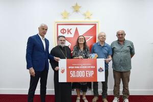 VELIKO SRCE CRVENO-BELIH: Zvezda uručila ček od 50.000 evra Narodnim kuhinjama na Kosovu i Metohiji