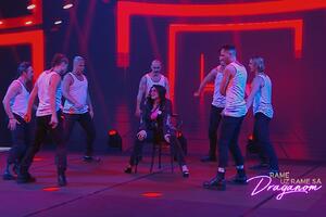 BEZOBRAZNICI JEDNI! MENI TO DA URADITE KOJA SAM UDATA ŽENA Plesači iznenadili Draganu, ubacili je u "vrelu" koreografiju! (VIDEO)