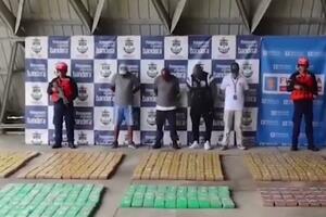 ZAPLENJENA NARKO-PODMORNICA SA OGROMNIM TOVAROM KOKAINA: Na „škrpion-paketima" droga vredna 27 miliona dolara! (VIDEO)