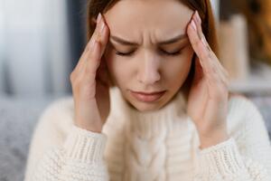 Da li vas muči meteoropatska migrena? Pitali smo neurologa ima li leka za ovu glavobolju