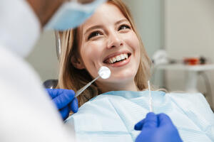 5 STVARI KOJE TREBA IZBEGAVATI PRE STOMATOLOŠKOG PREGLEDA: Jedan stomatologe posebno nervira