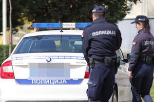 UŠLA PREKO TERASE U STAN PA POKRALA PARFEME, SATOVE I ALAT: Policija uhapsila PROVALNICU sa Čukarice