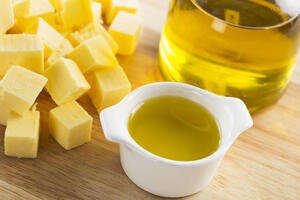 Šta više utiče na telesnu težinu – maslac ili ulje? Odgovor vas može iznenaditi