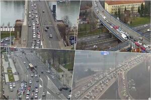 KILOMETARSKE KOLONE NA BEOGRADSKIM ULICAMA: Jutarnji špic usporio građane, najveća gužva na mostovima (FOTO)