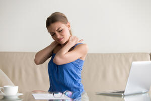 5 vežbi za eliminisanje nepravilnog držanja: Pogodne su za osobe sa kifozom i opuštaju mišiće vrata