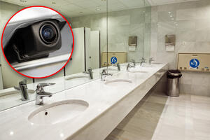 "HOĆE OVO IZAĆI NA INTERNET, KO ĆE OVO DA VIDI?" U toaletu kafića pronađena skrivena kamera, snimci koji su nađeni ŠOKIRALI SVE