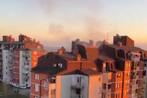 GORI STAN NA BEŽANIJSKOJ KOSI! Dim kulja iz krova zgrade, vatrogasci na licu mesta (FOTO)