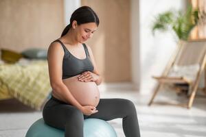 Da li je bezbedno vežbati u trudnoći? Fizička aktivnost ima brojne prednosti ali treba biti oprezan