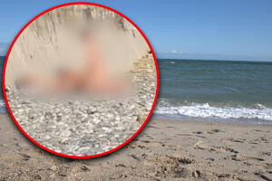 DEVOJKA UHVAĆENA U VRELOJ AKCIJI SA 2 MUŠKARCA! Meštanin snimio šok scenu na nudističkoj plaži JEDAN PROTERAN IZ ZEMLJE (VIDEO)