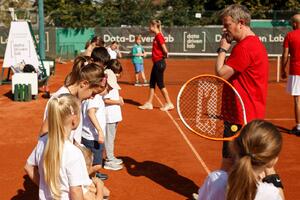 PRILIKA ZA NEKOG NOVOG NOVAKA, ANU I JELENU! Crvena zvezda organizuje BESPLATNU školu tenisa za najmlađe!