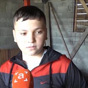 "PRVI PUT SAM SEO U TRAKTOR SA ČETIRI GODINE": Miloš (13) je glava domaćinstva,