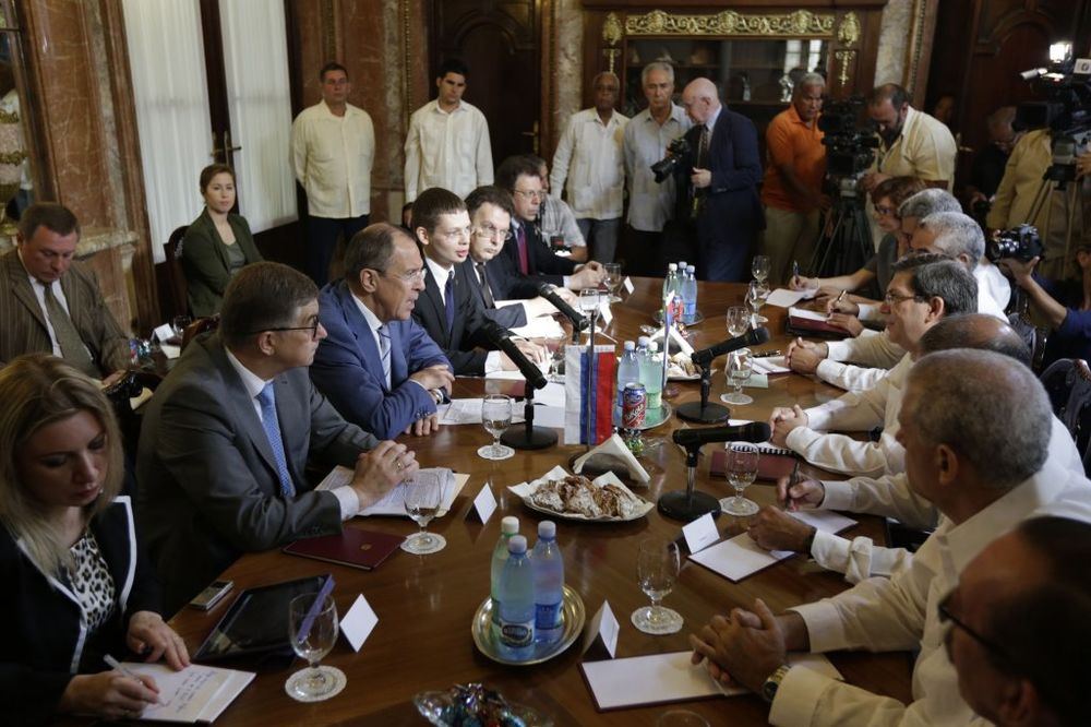 Ruska delegacija na sastanku s kubanskim domaćinima Foto Reuters